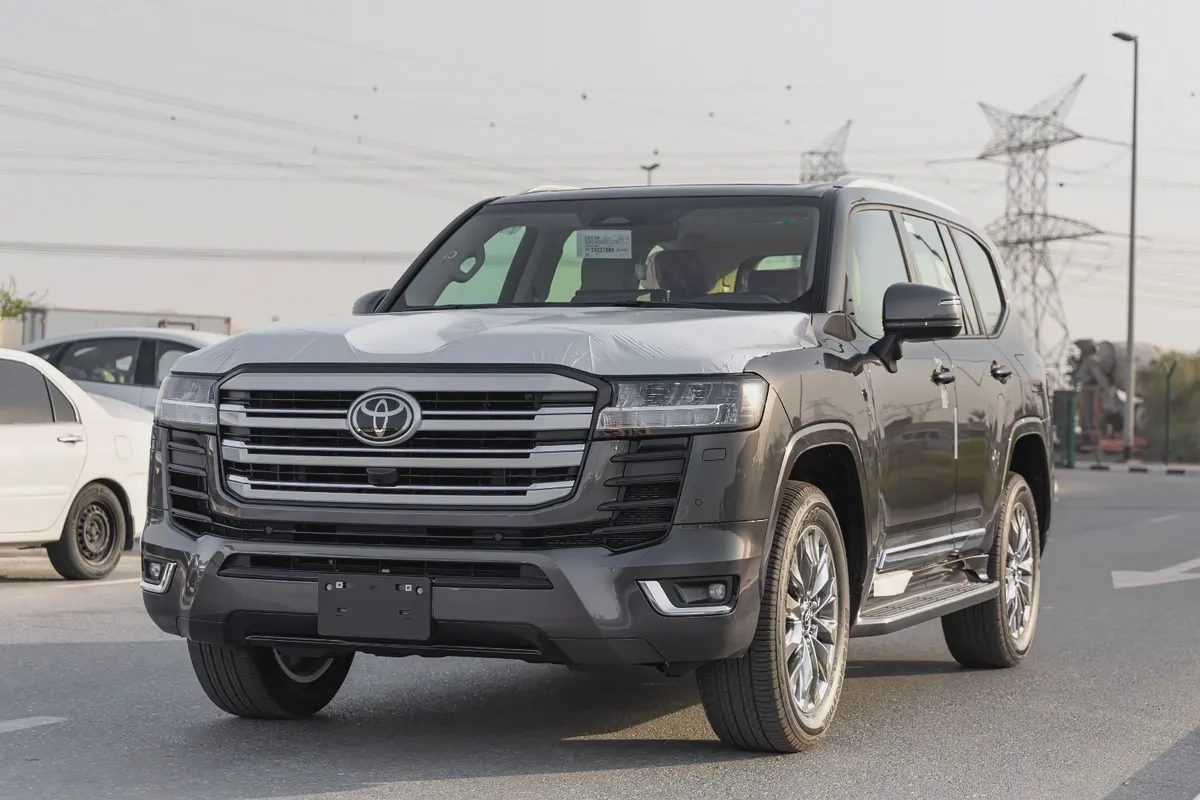 Toyota Land Cruiser GXR | GCC Specs | Brand New | Fully Loaded | 4WD | Luxury SUV-2-2