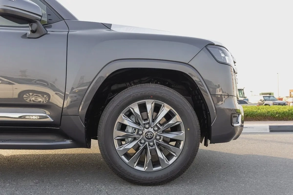 Toyota Land Cruiser GXR | GCC Specs | Brand New | Fully Loaded | 4WD | Luxury SUV