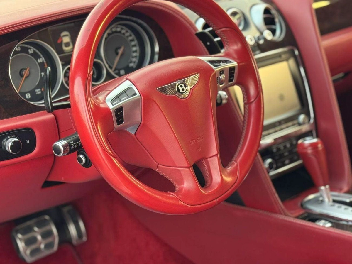Bentley Continental GT-4-0
