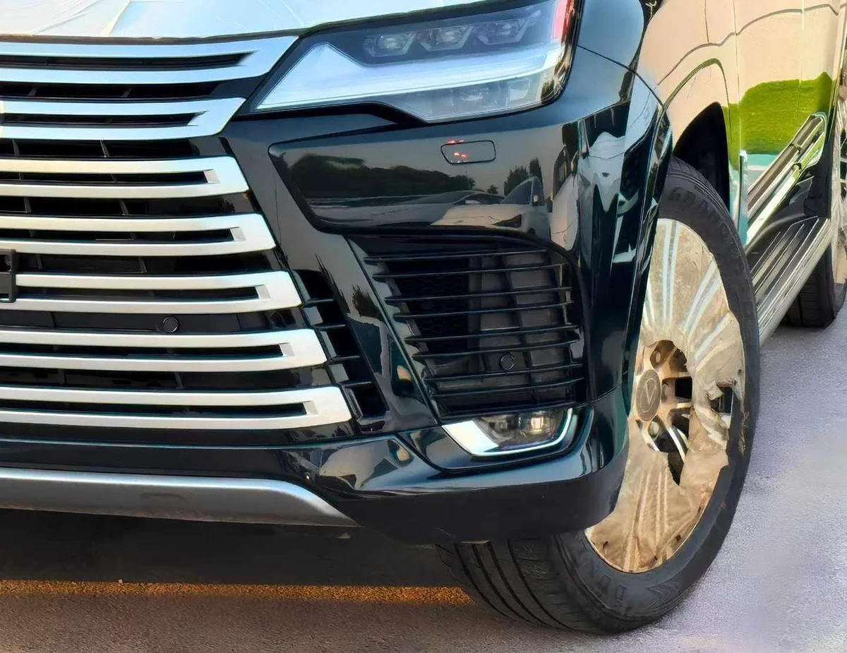 Lexus LX600 SIGNATURE | 3.5L V6 PETROL | RADAR | LEATHER WITH PWR SEATS | HEADS UP DISPALY | SUNROOF (CODE # LX6-8-0