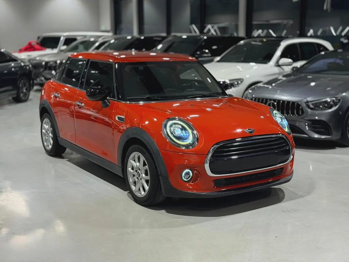 MINI Cooper | 2021 | GCC Specs | Low Mileage | Excellent Condition-4-4