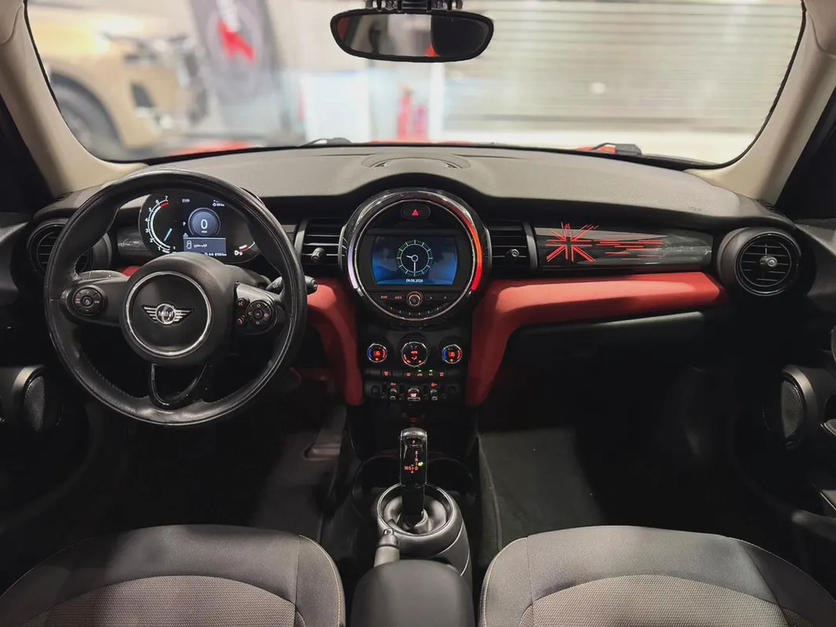 MINI Cooper | 2021 | GCC Specs | Low Mileage | Excellent Condition-7-7