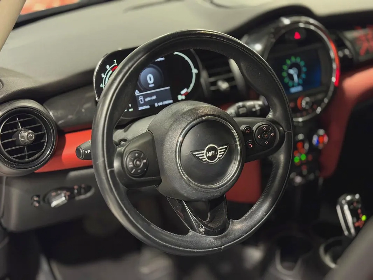 MINI Cooper | 2021 | GCC Specs | Low Mileage | Excellent Condition-8-8