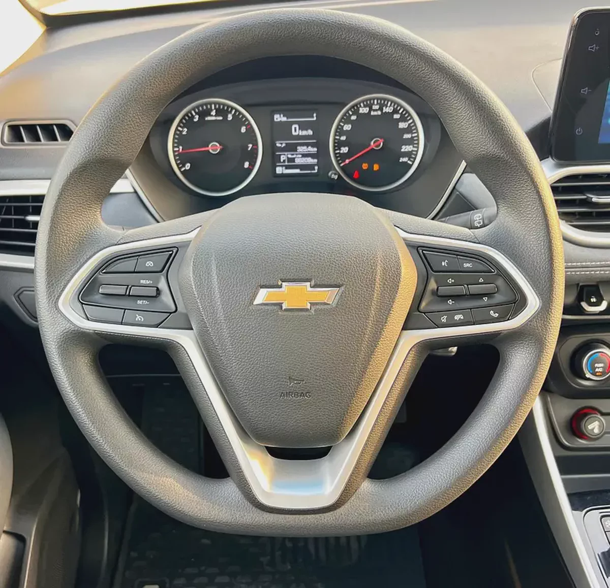 Chevrolet Captiva LS 2022 | GCC Specs | Low Mileage | Perfect Family SUV-19-19