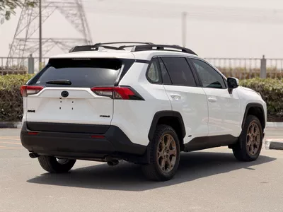 Toyota RAV4 XLE HEV-3