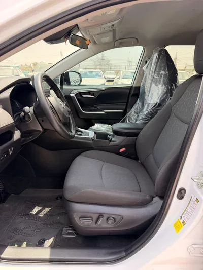 Toyota RAV4 XLE HEV-6
