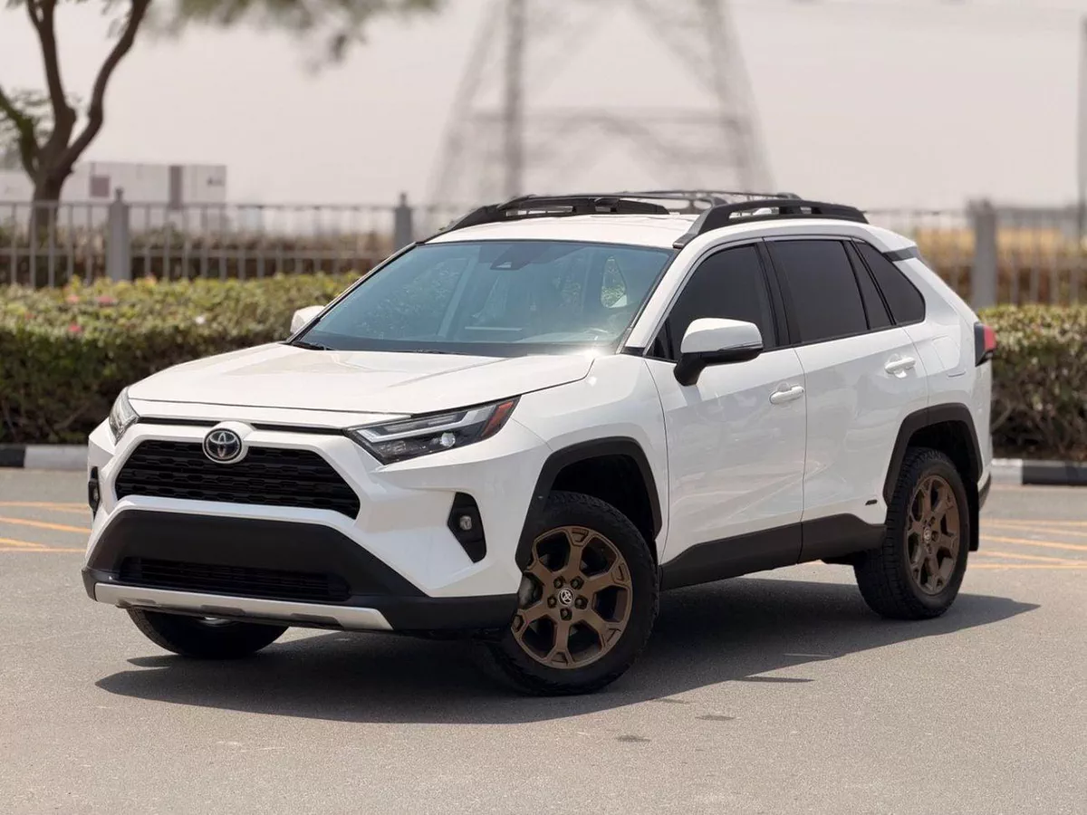 Toyota RAV4 XLE HEV-9-0