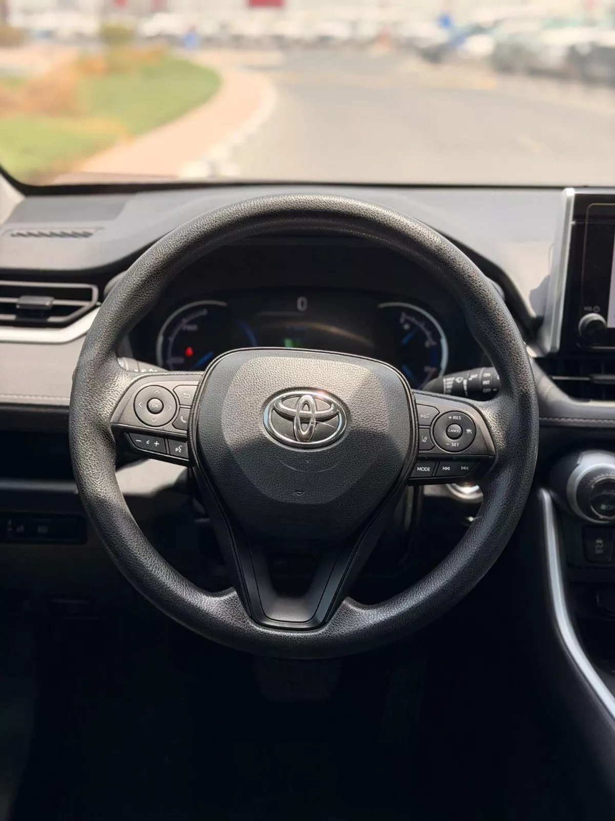 Toyota RAV4 XLE HEV-12-0
