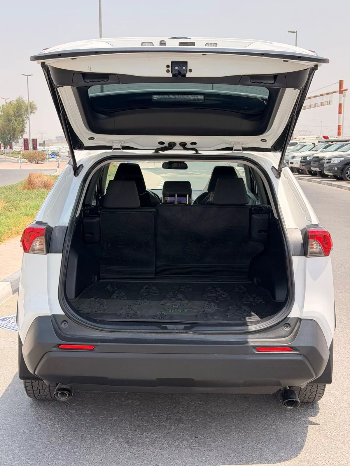 Toyota RAV4 XLE HEV-23-0