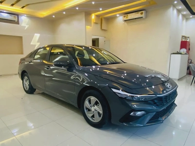 2025 Hyundai Elantra GLS GCC Specs - Brand New Condition-14