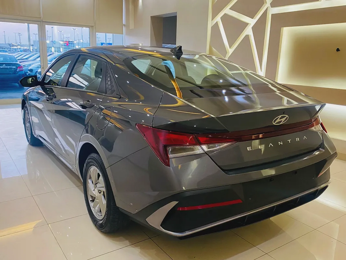 2025 Hyundai Elantra GLS GCC Specs - Brand New Condition-5-5