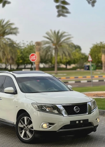 Nissan Pathfinder SV 2015 - GCC Specs - Well Maintained-3