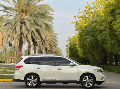 Nissan Pathfinder SV 2015 - GCC Specs - Well Maintained-13