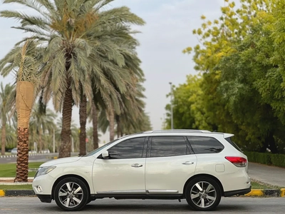 Nissan Pathfinder SV 2015 - GCC Specs - Well Maintained-14