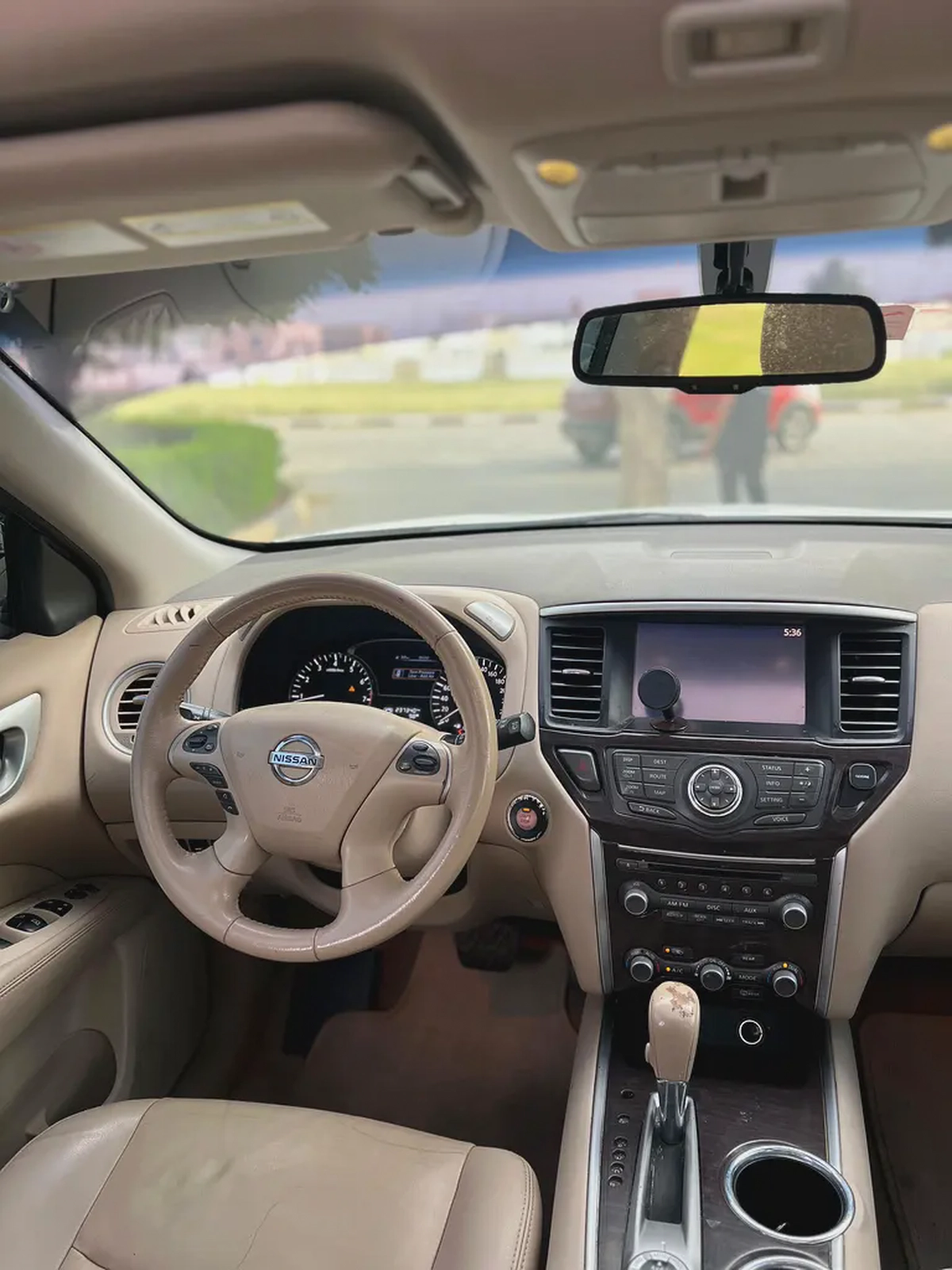 Nissan Pathfinder SV 2015 - GCC Specs - Well Maintained-10-10