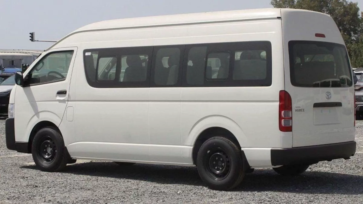 Toyota Hiace DLS - STD ROOF Toyota Hiace 2.5L High Roof Diesel old ship 2025-6-0