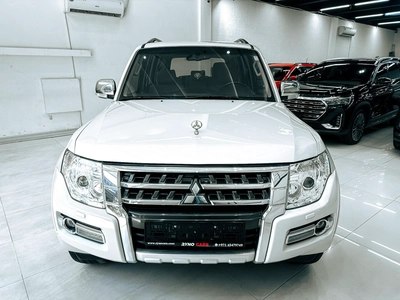 2016 Mitsubishi Pajero GLS Top 5 Door // EMI Starting from 2,100 AED-3