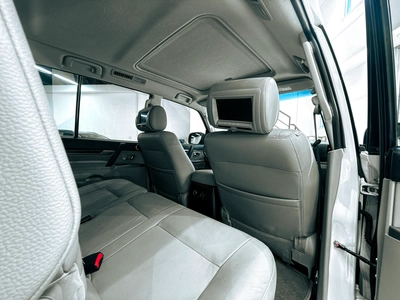 2016 Mitsubishi Pajero GLS Top 5 Door // EMI Starting from 2,100 AED-4
