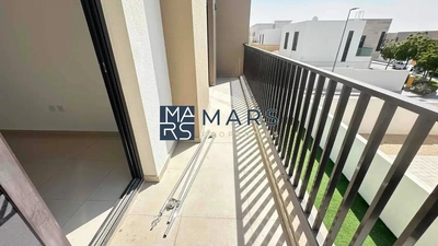 Spacious three bedroom corner unit with bigger layout available for rent in Nasma residence-9