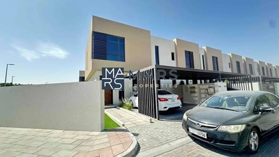 Spacious three bedroom corner unit with bigger layout available for rent in Nasma residence-0