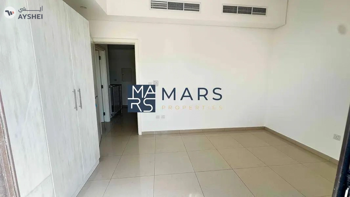 Spacious three bedroom corner unit with bigger layout available for rent in Nasma residence-10-10