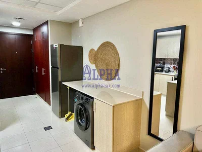 GREAT OFFER | UPGRADED | FURNISHED | POOL VIEW-5