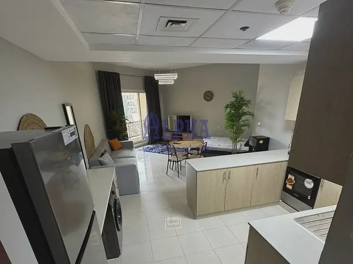 GREAT OFFER | UPGRADED | FURNISHED | POOL VIEW-4-4