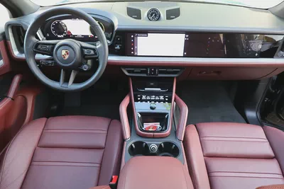 Porsche Cayenne  2024-62000KM-GCC SPECS-5 YEAR  WARRANTY AND  SERVICE CONTRACT  OR 2029-13