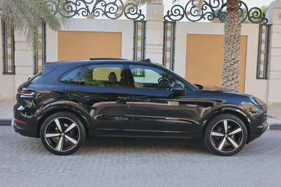 Porsche Cayenne  2024-62000KM-GCC SPECS-5 YEAR  WARRANTY AND  SERVICE CONTRACT  OR 2029-6