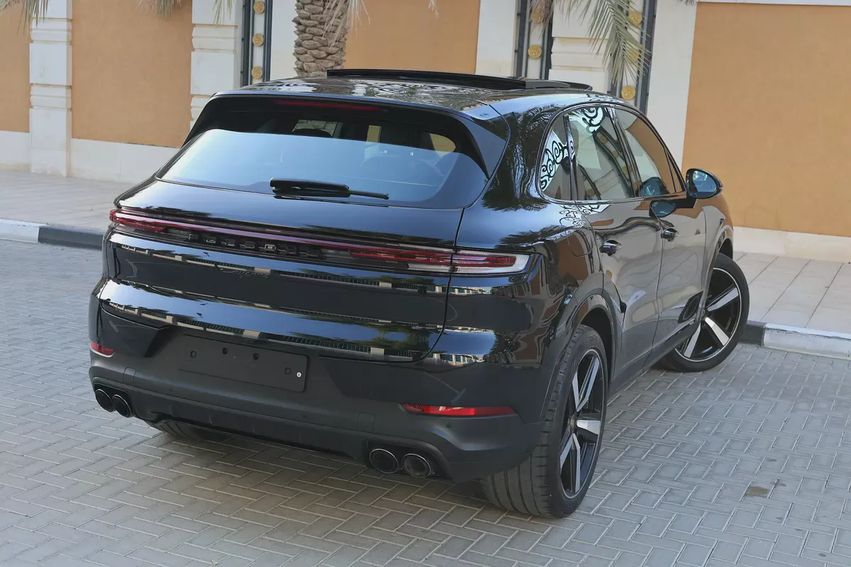Porsche Cayenne  2024-62000KM-GCC SPECS-5 YEAR  WARRANTY AND  SERVICE CONTRACT  OR 2029-2-2