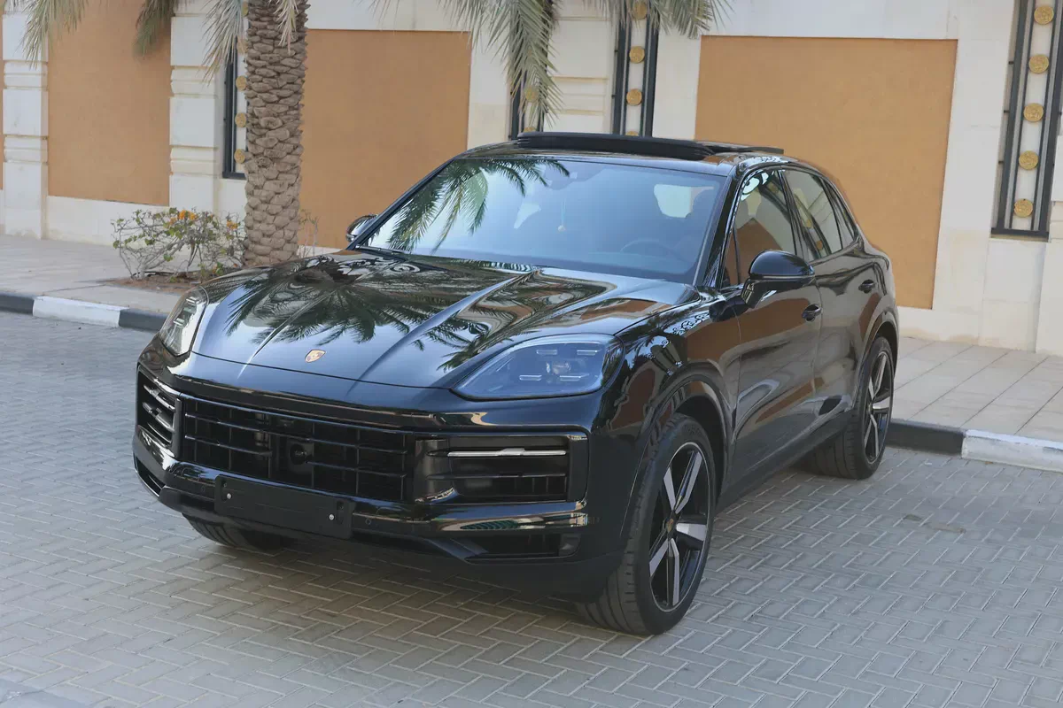 Porsche Cayenne  2024-62000KM-GCC SPECS-5 YEAR  WARRANTY AND  SERVICE CONTRACT  OR 2029-5-5