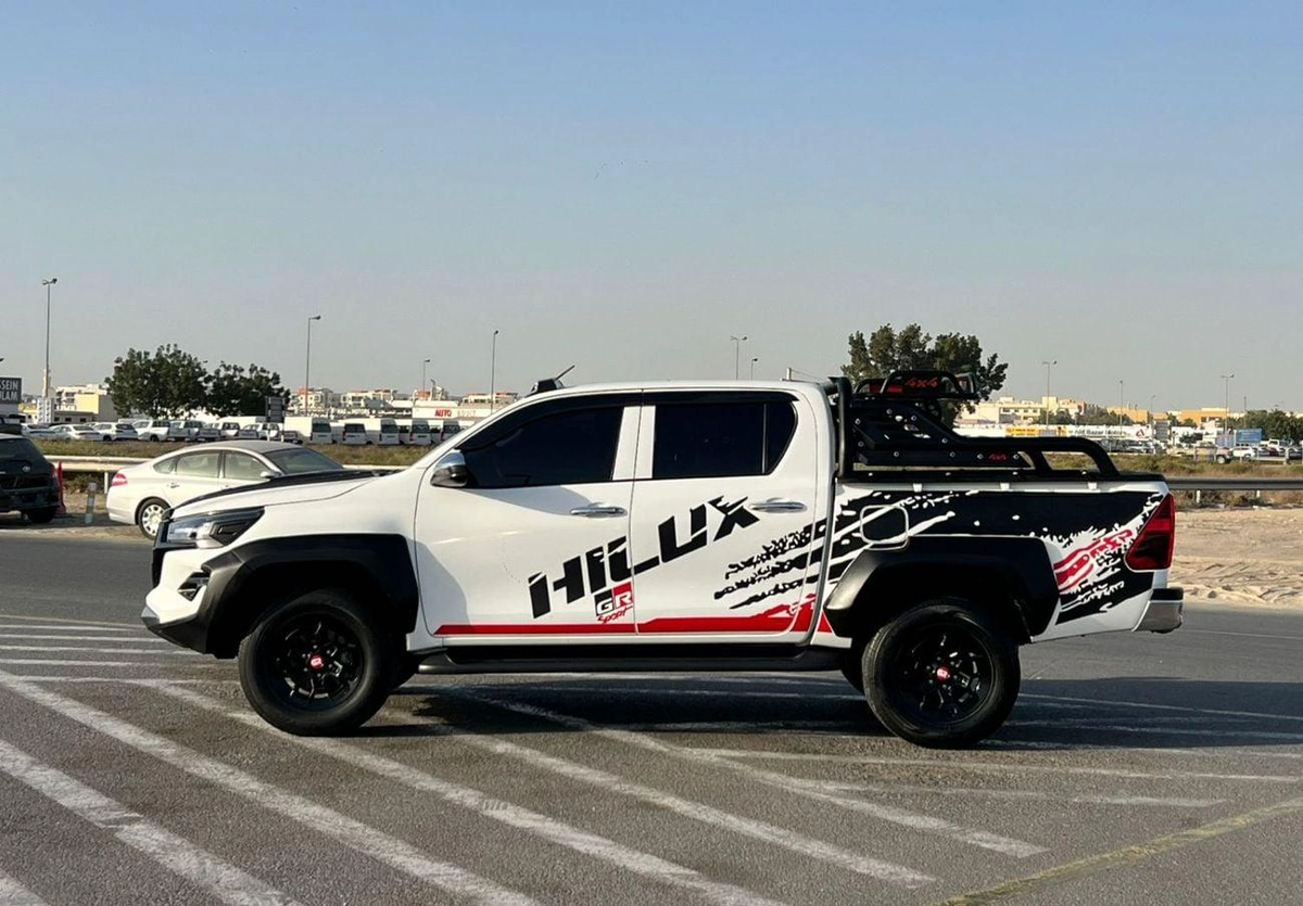 Toyota Hilux 2022 Toyota Hilux GR Sport - 2.7L V4 - Full Automatic Patrol - 4x4 AWD - Off Road Edition --3-0