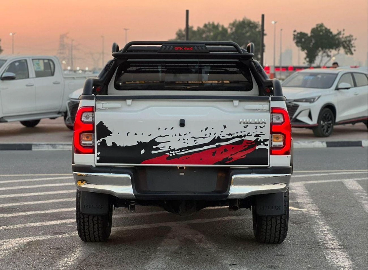 Toyota Hilux 2022 Toyota Hilux GR Sport - 2.7L V4 - Full Automatic Patrol - 4x4 AWD - Off Road Edition --7-0