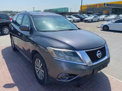 Nissan pathifinder 2014gary color GCC calen car-9