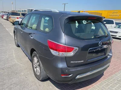 Nissan pathifinder 2014gary color GCC calen car-8