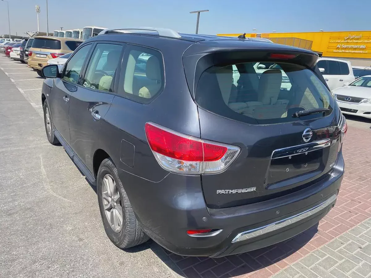 Nissan pathifinder 2014gary color GCC calen car-8-8