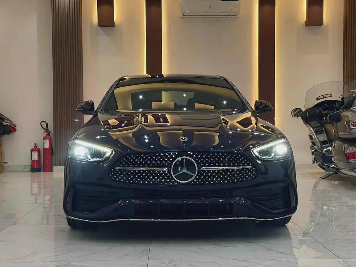2023 Mercedes-Benz C 300 AMG - American Specs