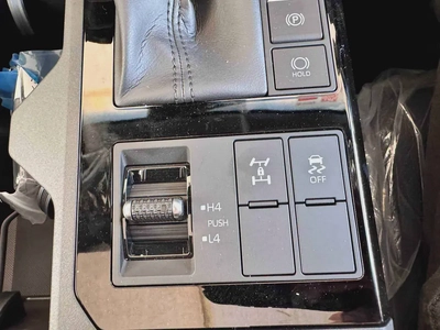 2025 PRADO RIGHT HAND DRIVE AR- HIGH 2.8L DIESEL 0KM-10