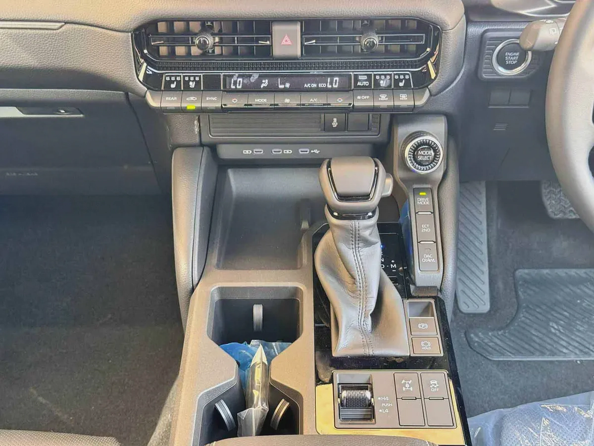 2025 PRADO RIGHT HAND DRIVE AR- HIGH 2.8L DIESEL 0KM-9-9