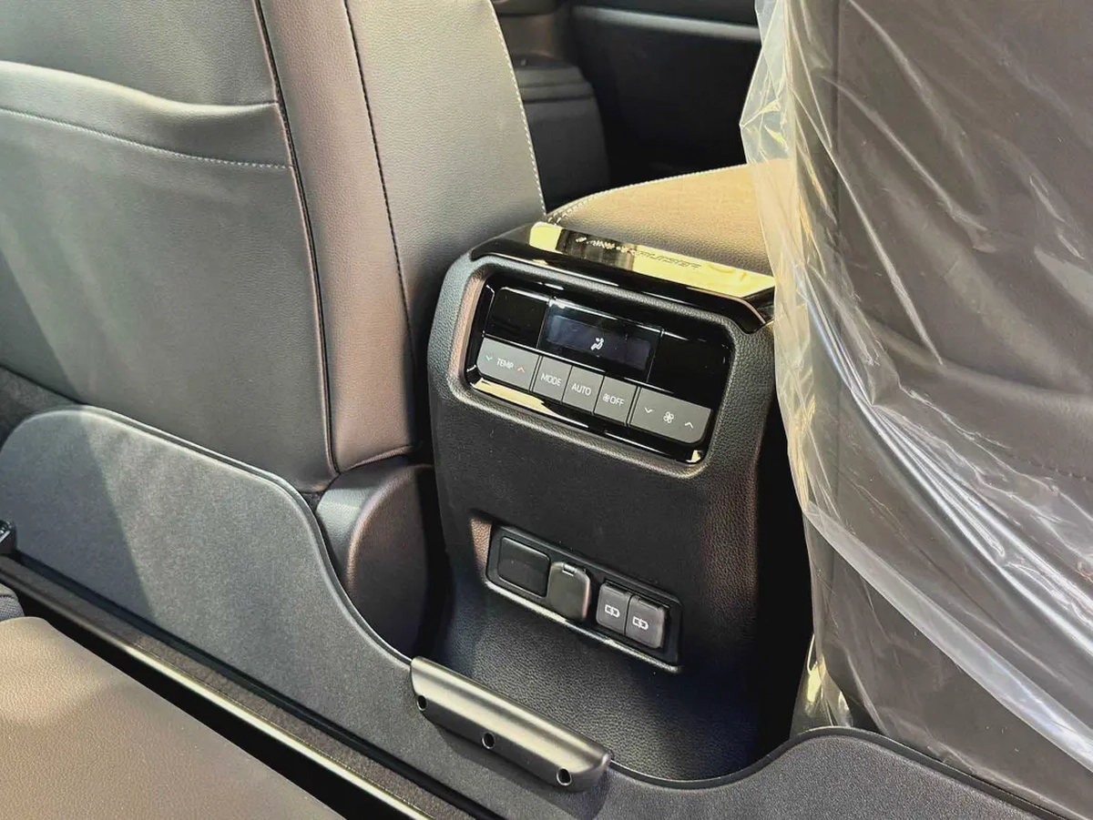 2025 PRADO RIGHT HAND DRIVE AR- HIGH 2.8L DIESEL 0KM-13-13