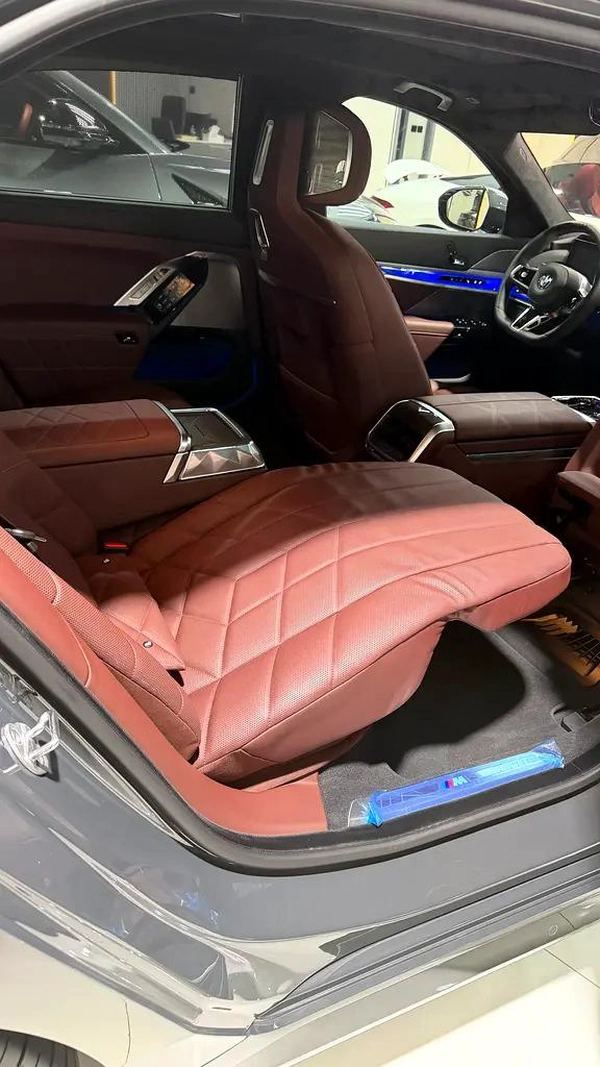 BMW 7-Series 740i Exclusive 2025 - GCC Specs - Brand New
