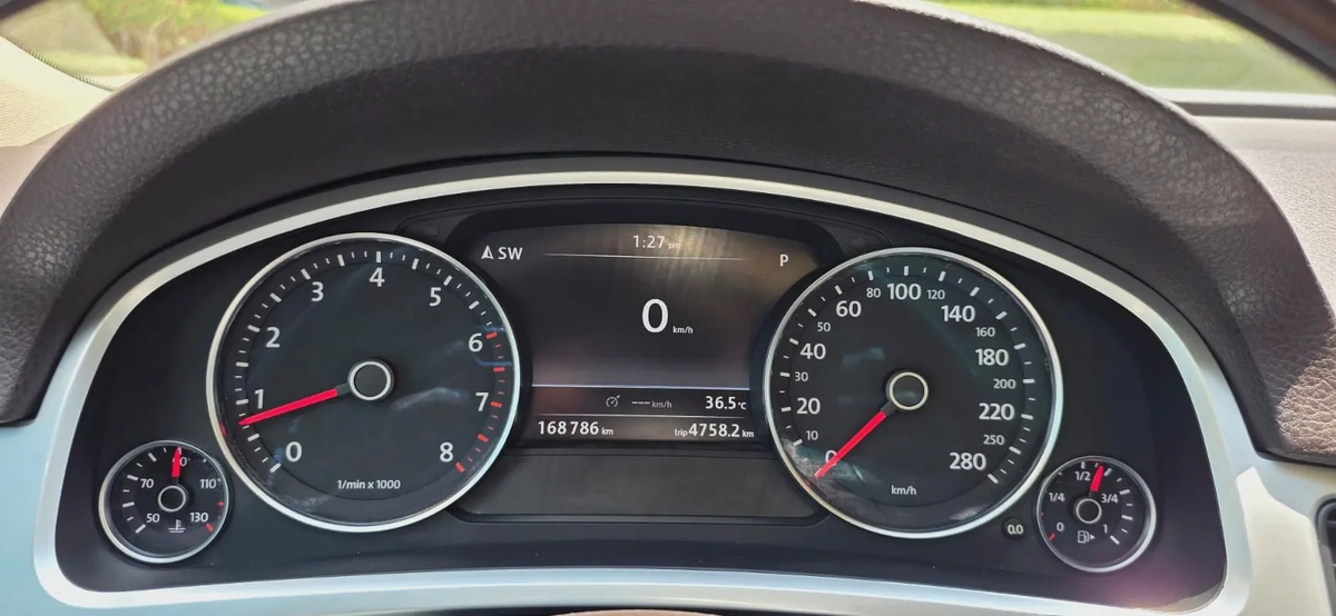 2012 Volkswagen Touareg SEL-Full Option-Excellent Condition-11-11