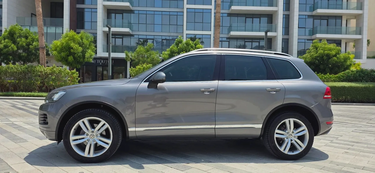 2012 Volkswagen Touareg SEL-Full Option-Excellent Condition-2-2