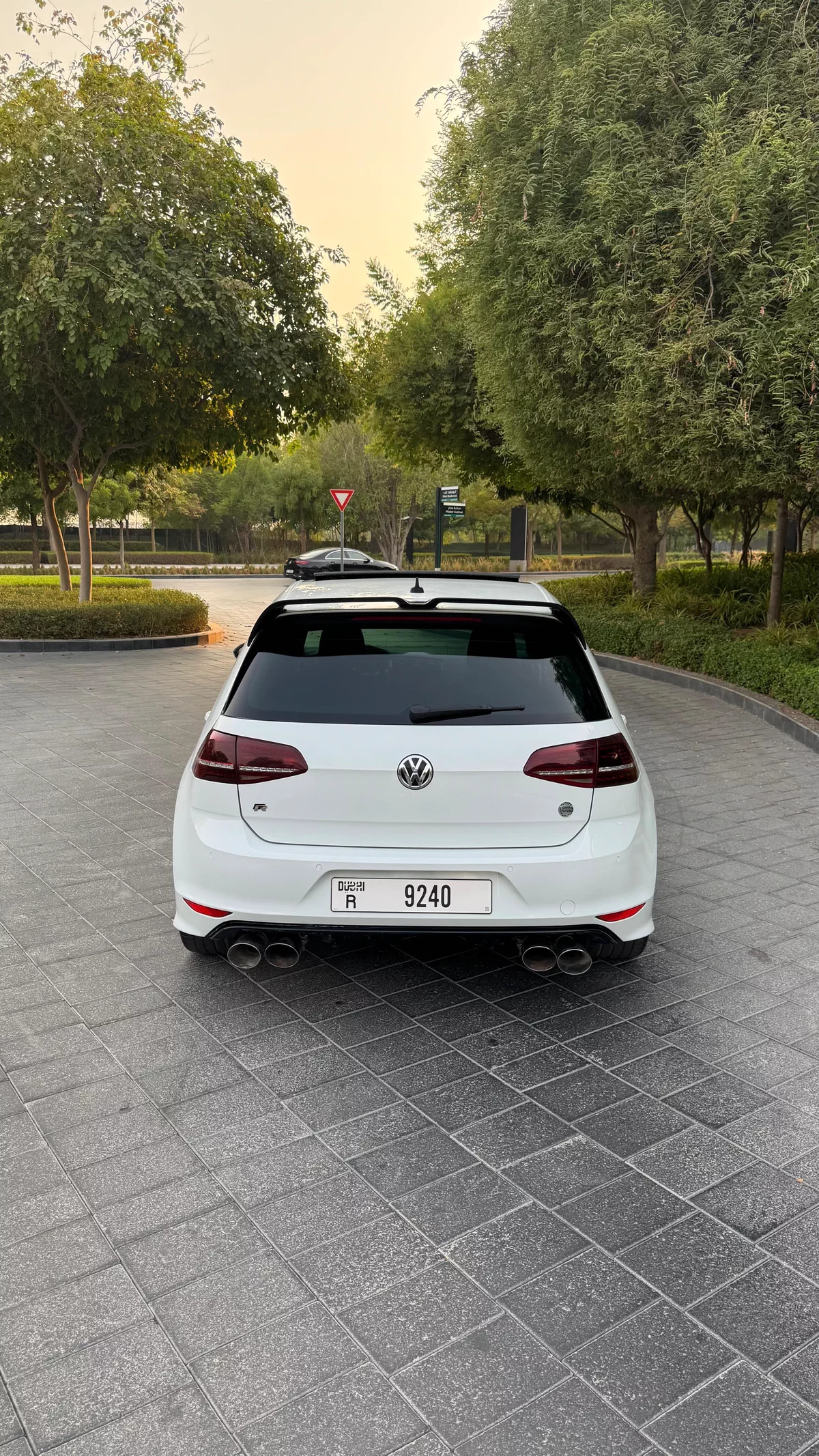 2017 Golf R GCC Full option-8-8