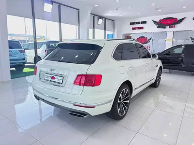 Bentley Bentayga W12 AWD 2017 | GCC Specs | Low Mileage | Pristine Condition-9