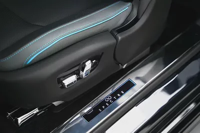 2025 Rolls-Royce Spectre Black Badge | European Specs-12
