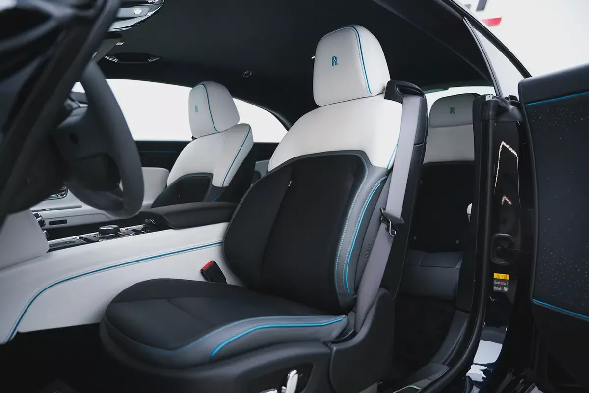 2025 Rolls-Royce Spectre Black Badge | European Specs-10-10