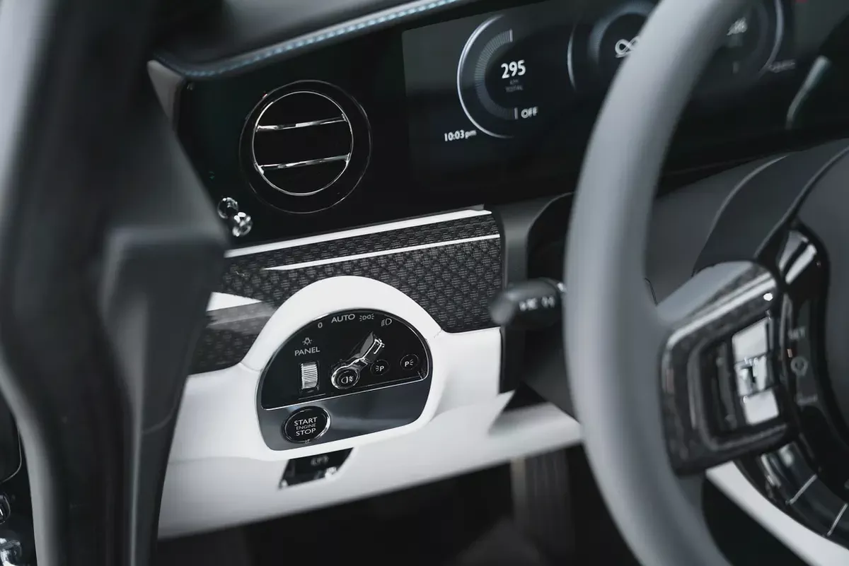 2025 Rolls-Royce Spectre Black Badge | European Specs-13-13