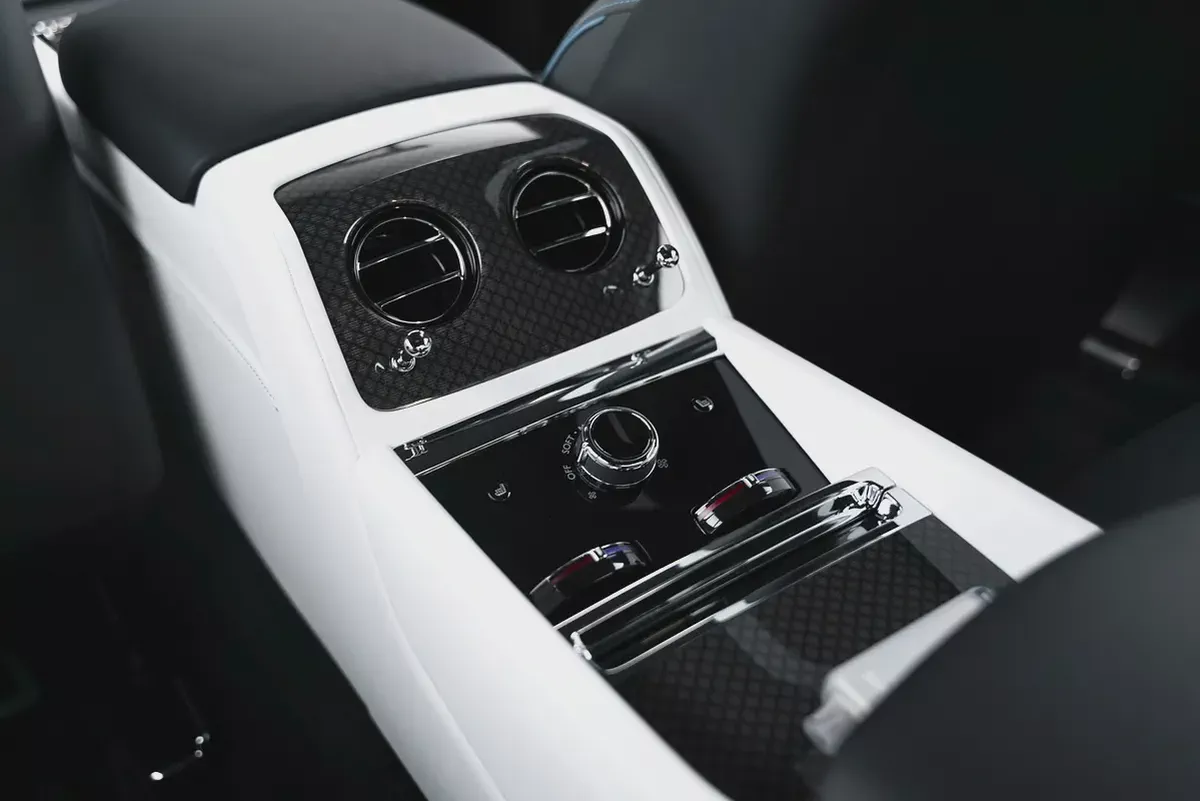 2025 Rolls-Royce Spectre Black Badge | European Specs-15-15
