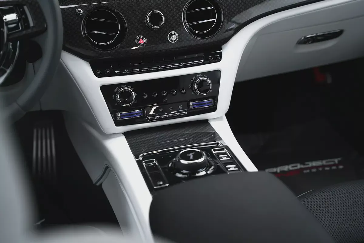 2025 Rolls-Royce Spectre Black Badge | European Specs-16-16